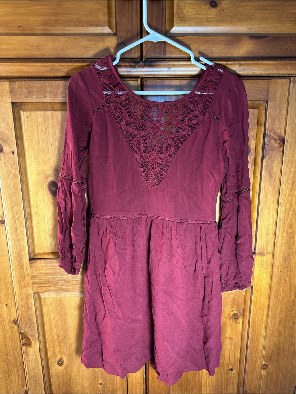 NWT American Eagle Outfitters Women’s Burgundy Lace Holiday Long Sleeve Dress